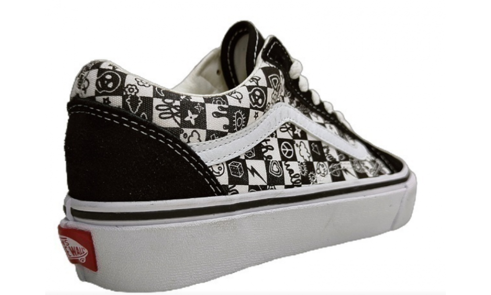 Vans store shoes graffiti